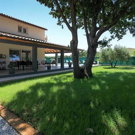 Mit Privatpool Fuer 8 Personen Ca 160 Qm In Valtura, Istrien Suedkueste Von Istrien