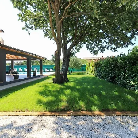 Holiday home Mit Privatpool Fuer 8 Personen Ca 160 Qm In Valtura, Istrien Suedkueste Von Istrien